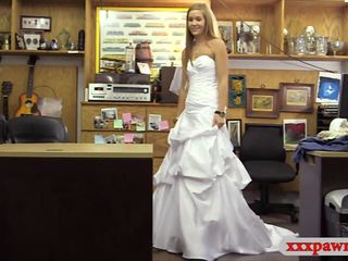 Babe sells her wedding dress gets fucked at the pawnshop